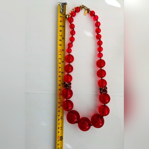 KATE SPADE RED BOWERY BALL LUCITE NECKLACE WITH RED CRYSTAL ACCENTS - Picture 2 of 9